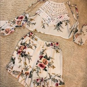 Cute floral set!